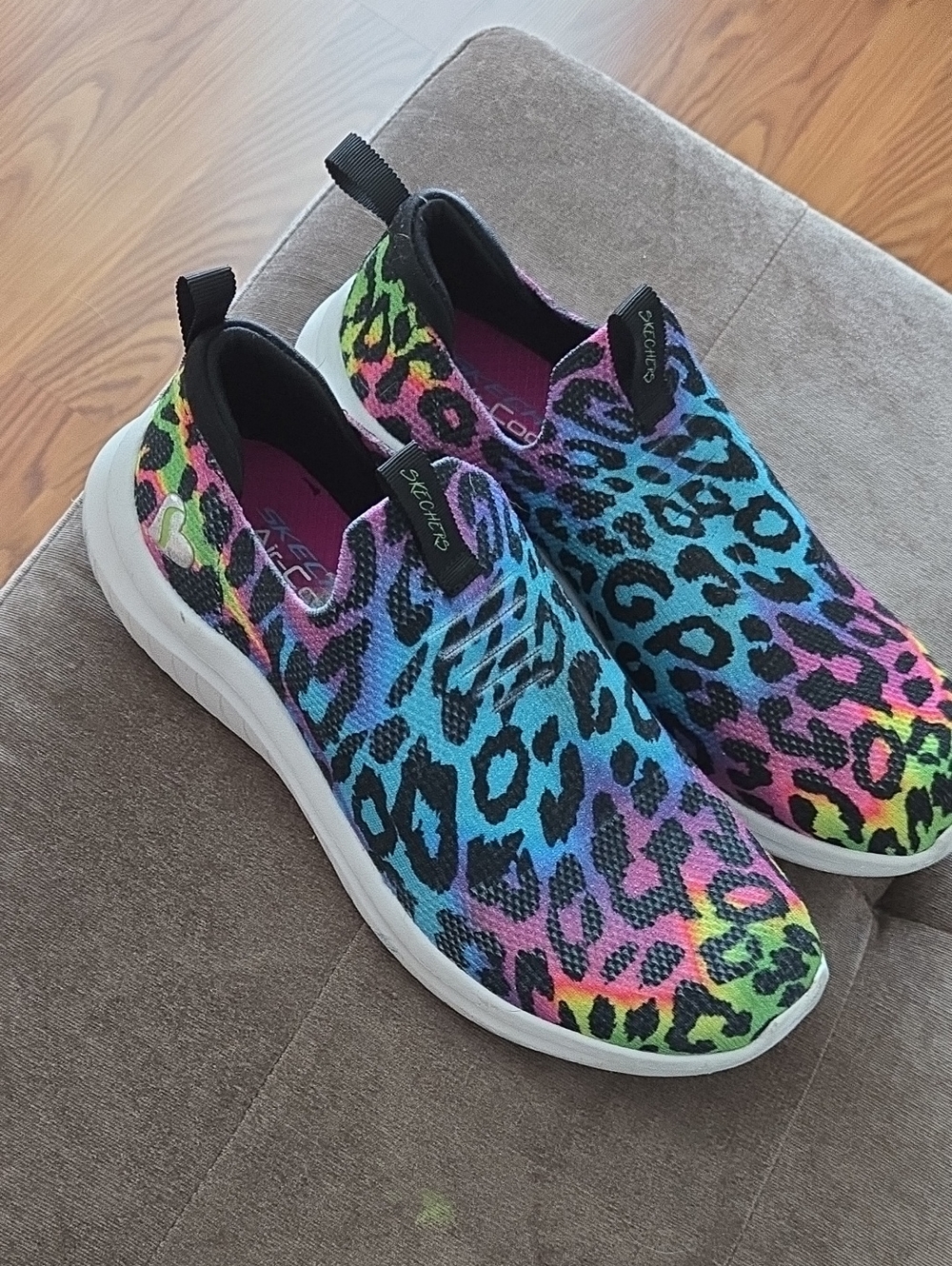 Rare Skechers Women's Rainbow Leopard Slip-On Sneakers - Blue/Pink/Green